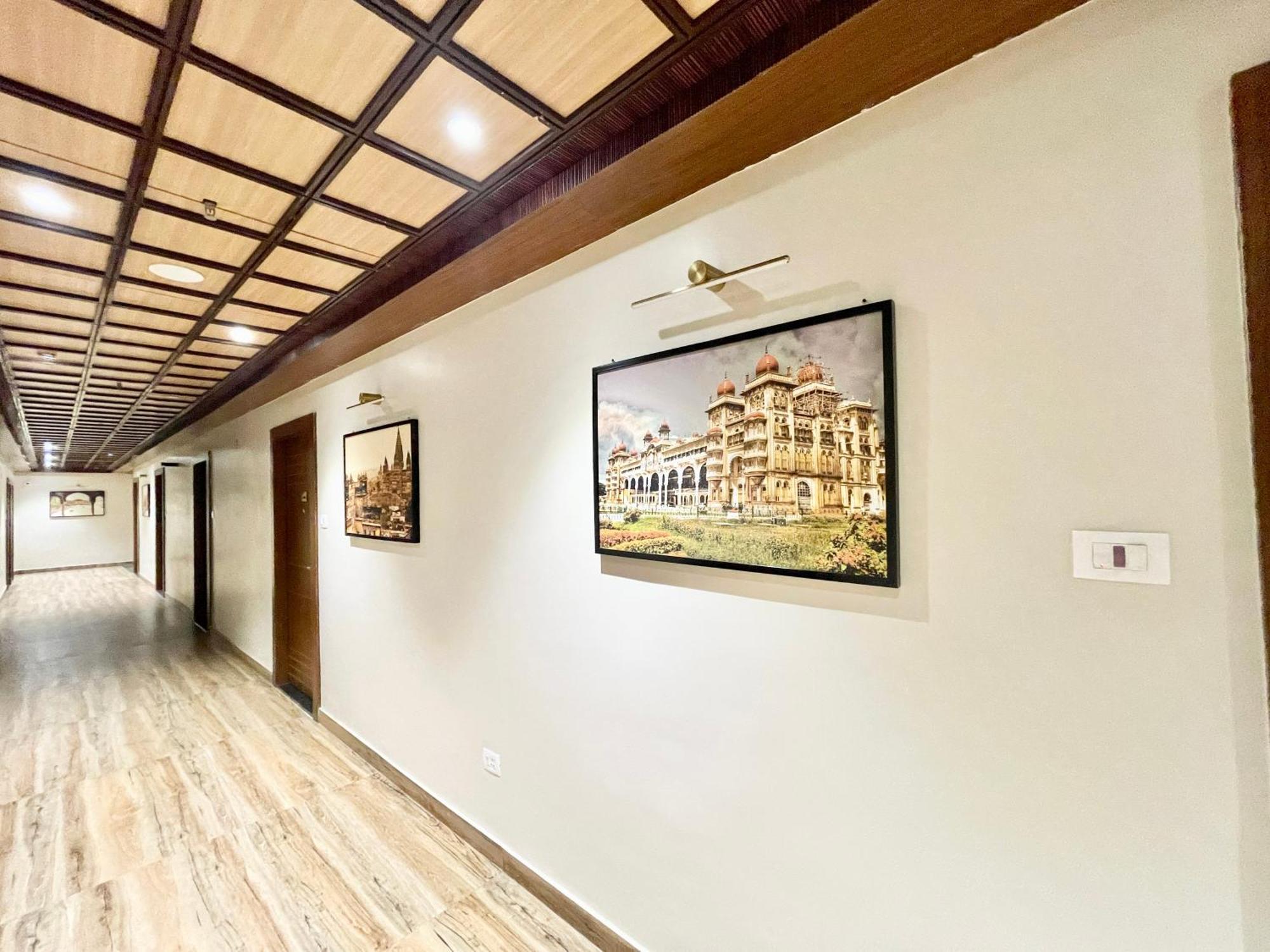 Hotel Vedangam Inn ! Varanasi - Foreigner'S Choice ! Fully Air-Conditioned Hotel With Parking Availability, Near Kashi Vishwanath Temple, And Ganga Ghat Kültér fotó